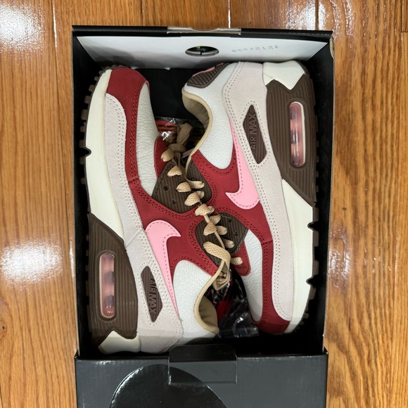 Women’s Nike Air Max 90 - Picture 6 of 6